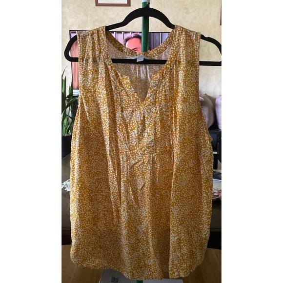 πSALE 4 for $10πCroft & Barrow Pintuck Splitneck Sleeveless Top Size 1X - Picture 2 of 4